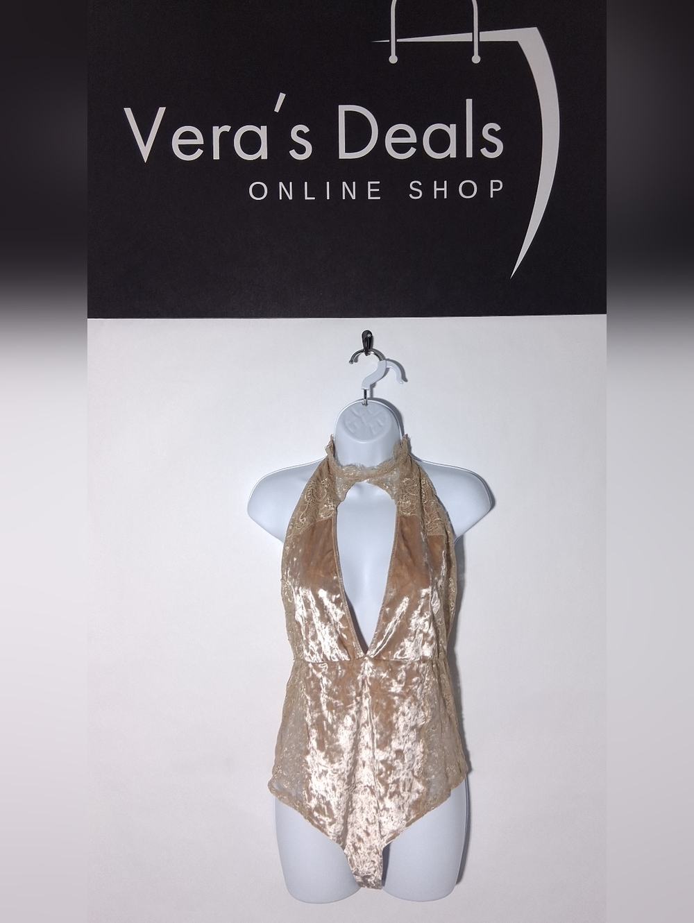 Chelsea28 Champagne Velvet Halter Bodysuit Size M